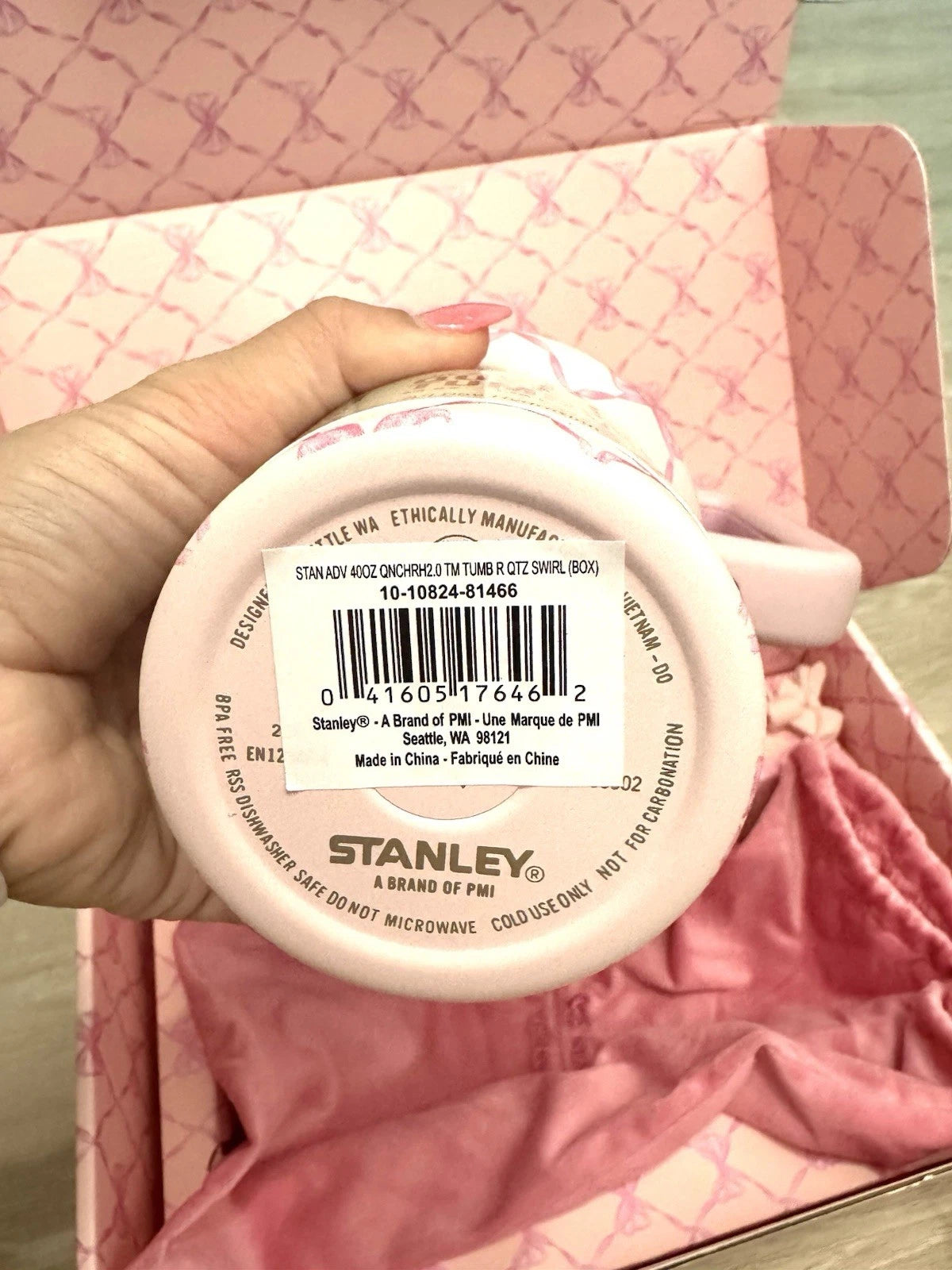 Stanley Quencher H2.0 x LoveShackFancy Pink Baby Bow 40oz Holiday Cup – photo 5